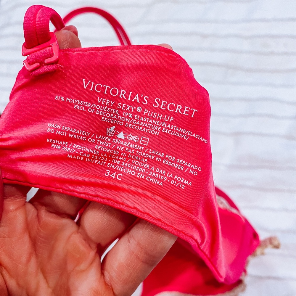 Victoria’s Secret Very Sexy Push Up Bra, Size 34C. Pink with ivory lace. - Picture 2 of 2